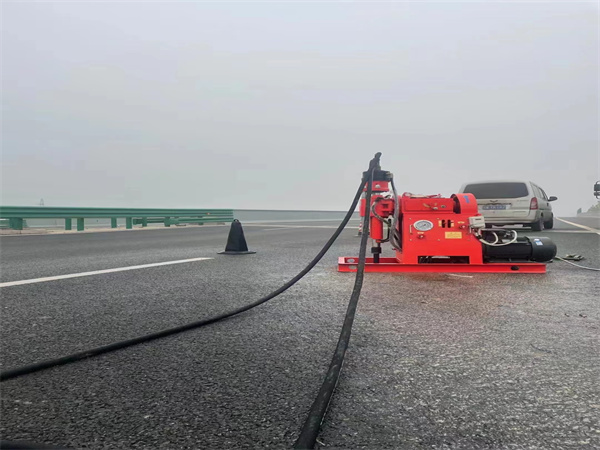 临武马路路基路面开裂下沉注浆加固灌浆