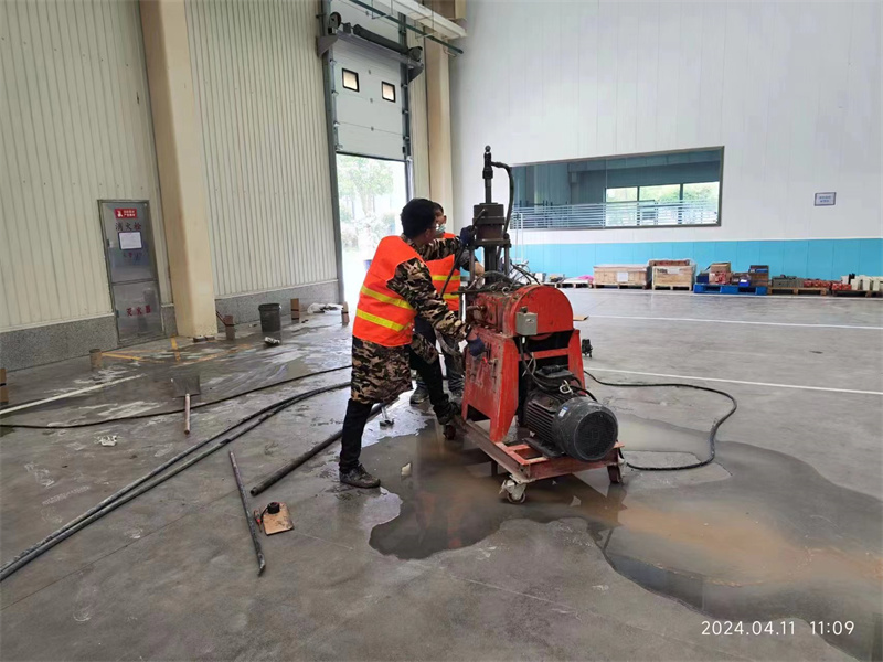 临武厂房地面下沉塌陷注浆加固施工